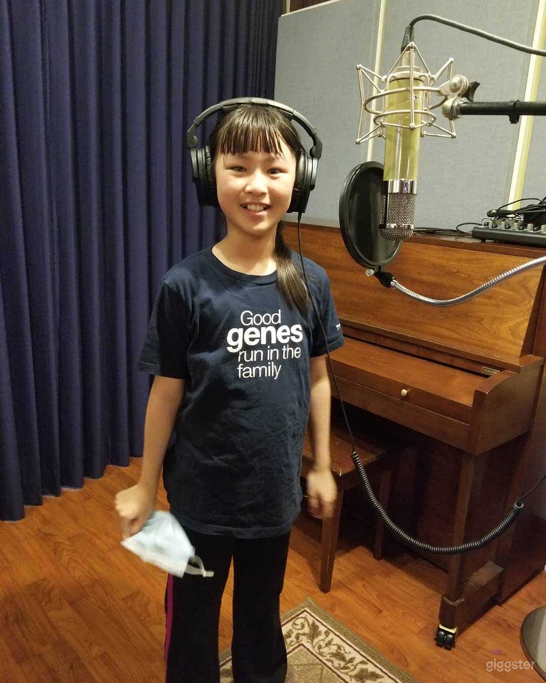 Spacious Isolation Booth in Washington Photo 3