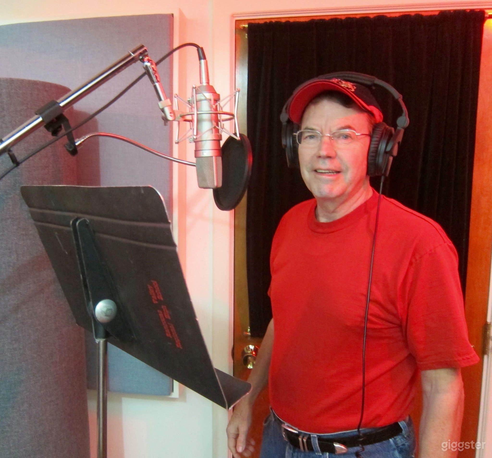 Spacious Isolation Booth in Washington Photo 4