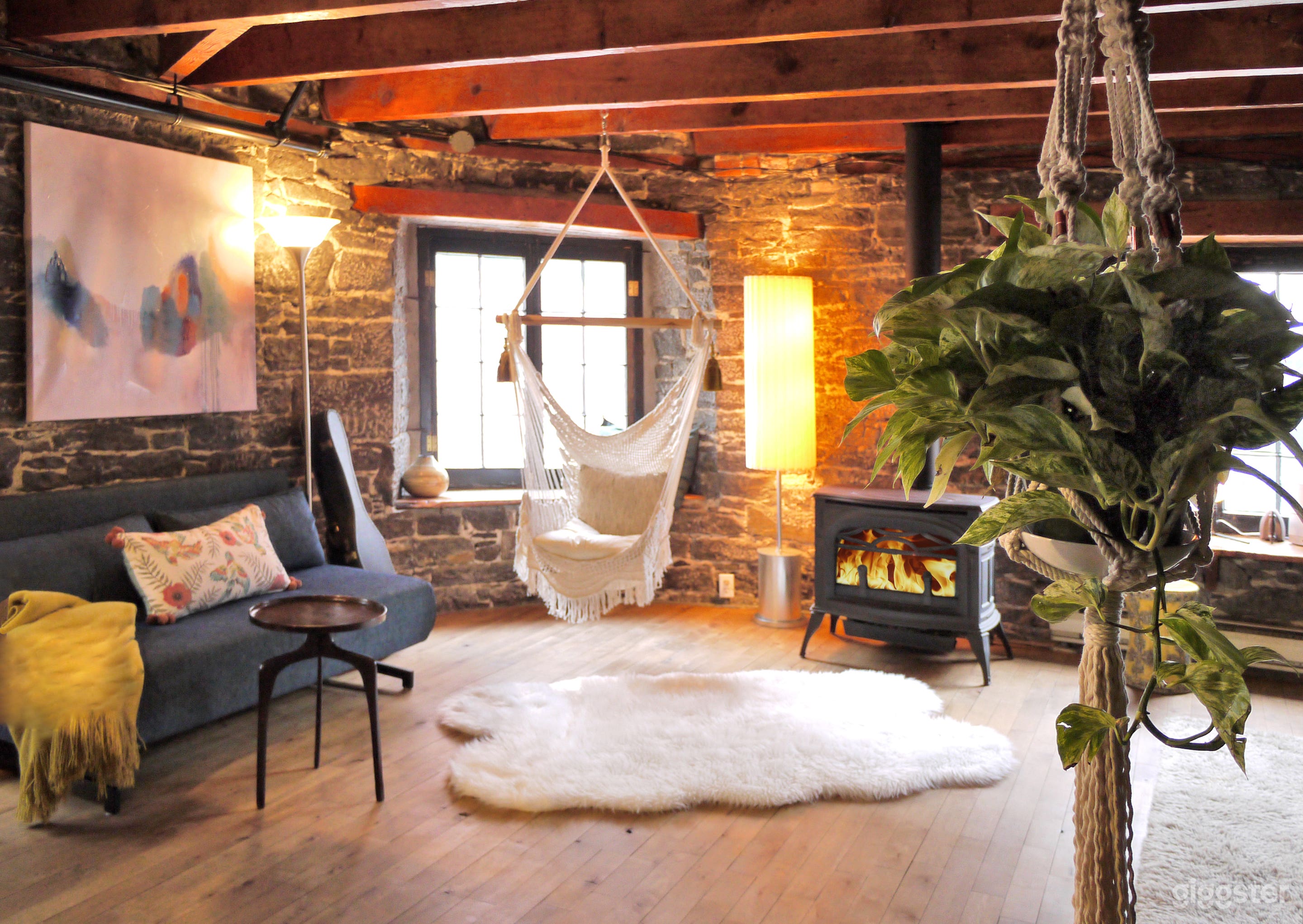 Bohemian Historic Loft in Old Montreal Photo 1