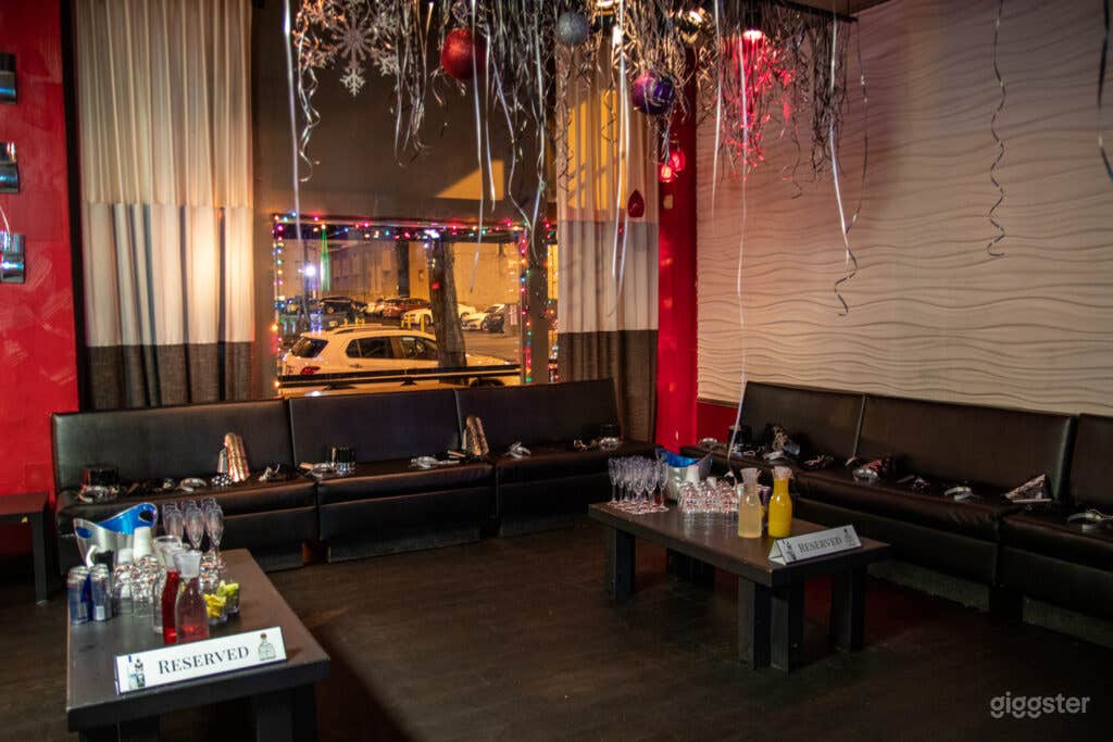 FIRST FLOOR - A Massive Bar with Three Huge HD Projection Screens Photo 2