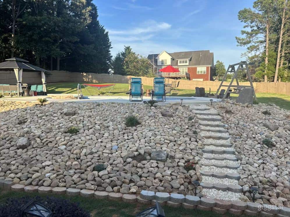 Large Backyard with Pool and Basement Room Photo 1