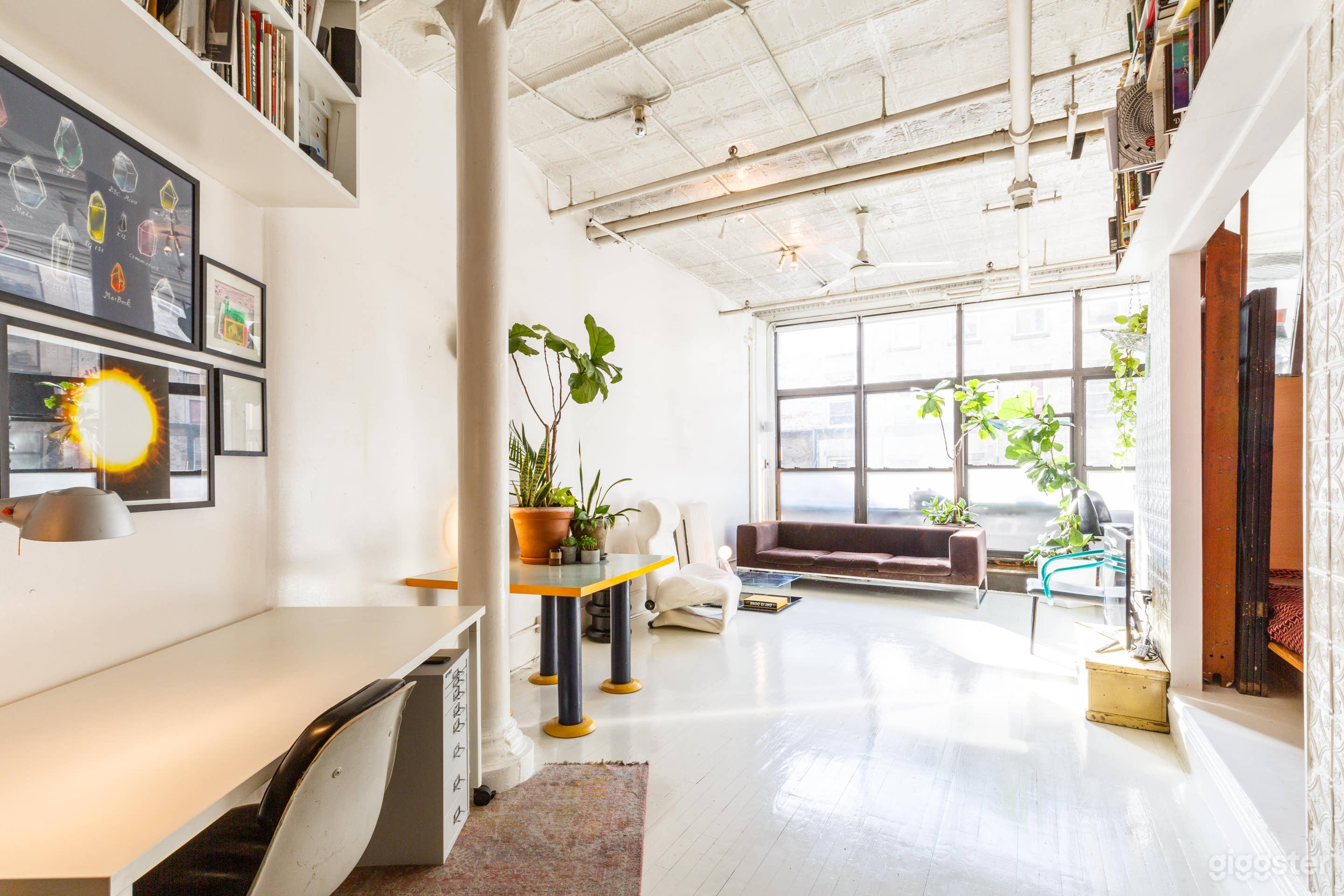 Stunning Downtown Luxury Loft Photo 2