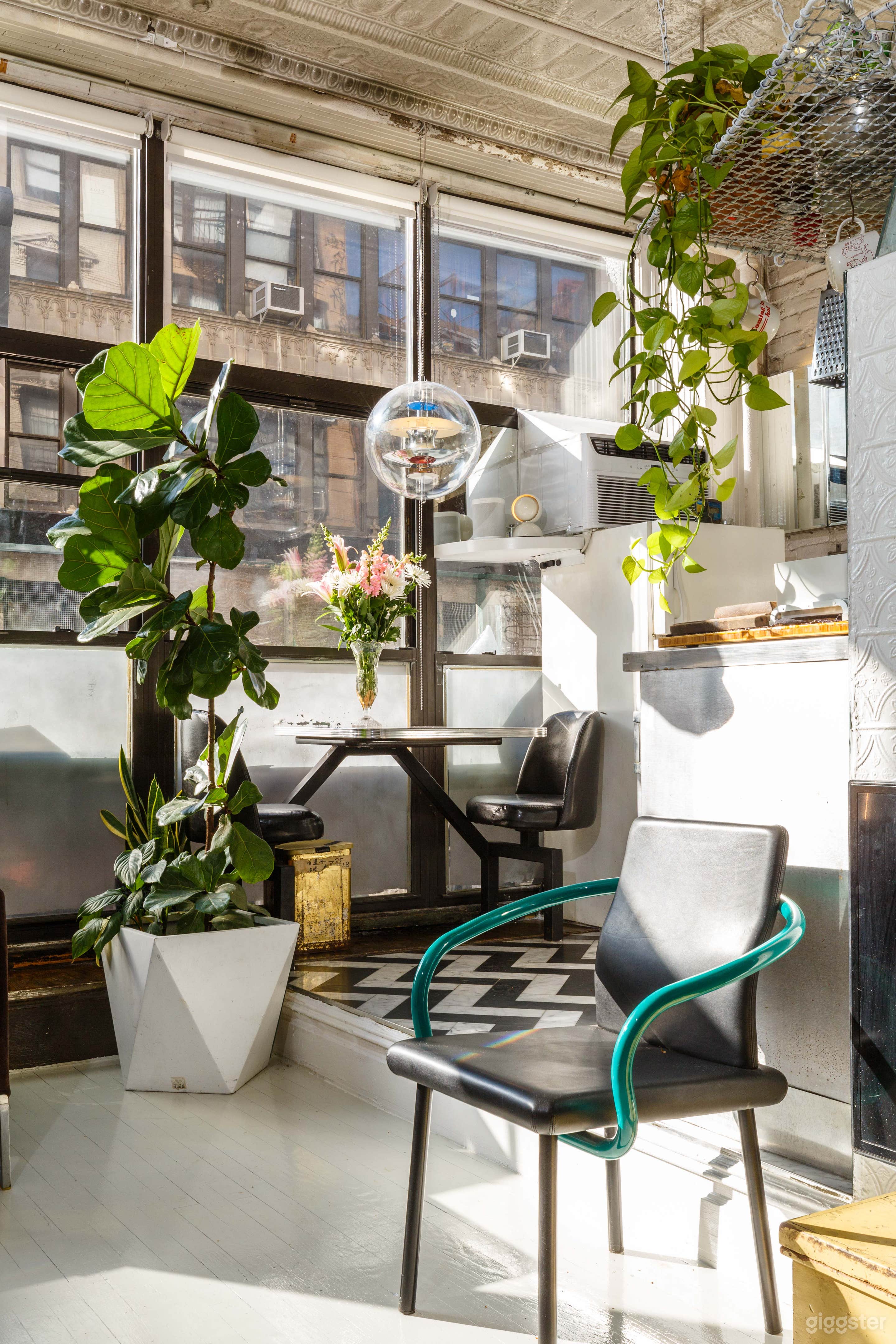 Stunning Downtown Luxury Loft Photo 3