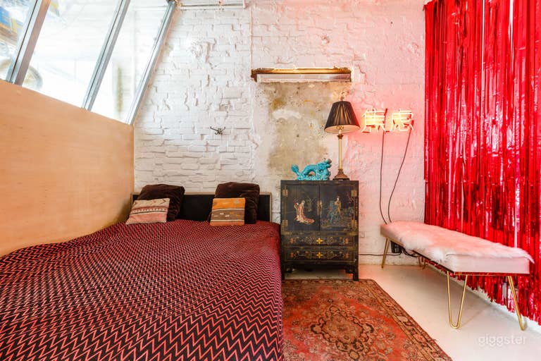  Stunning Downtown Luxury Loft 