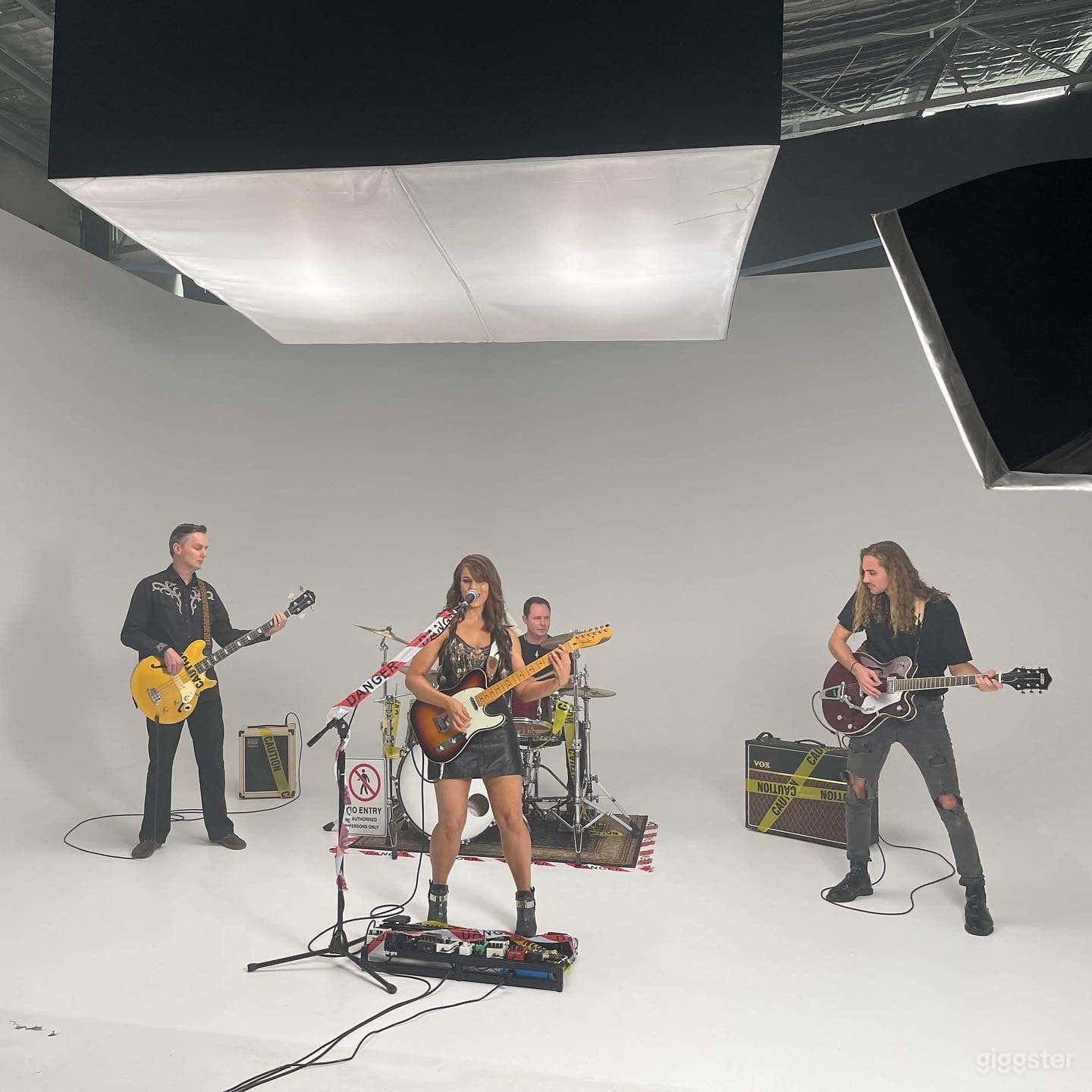 Large Photographic Studio to hire - Central Coast Photo 2