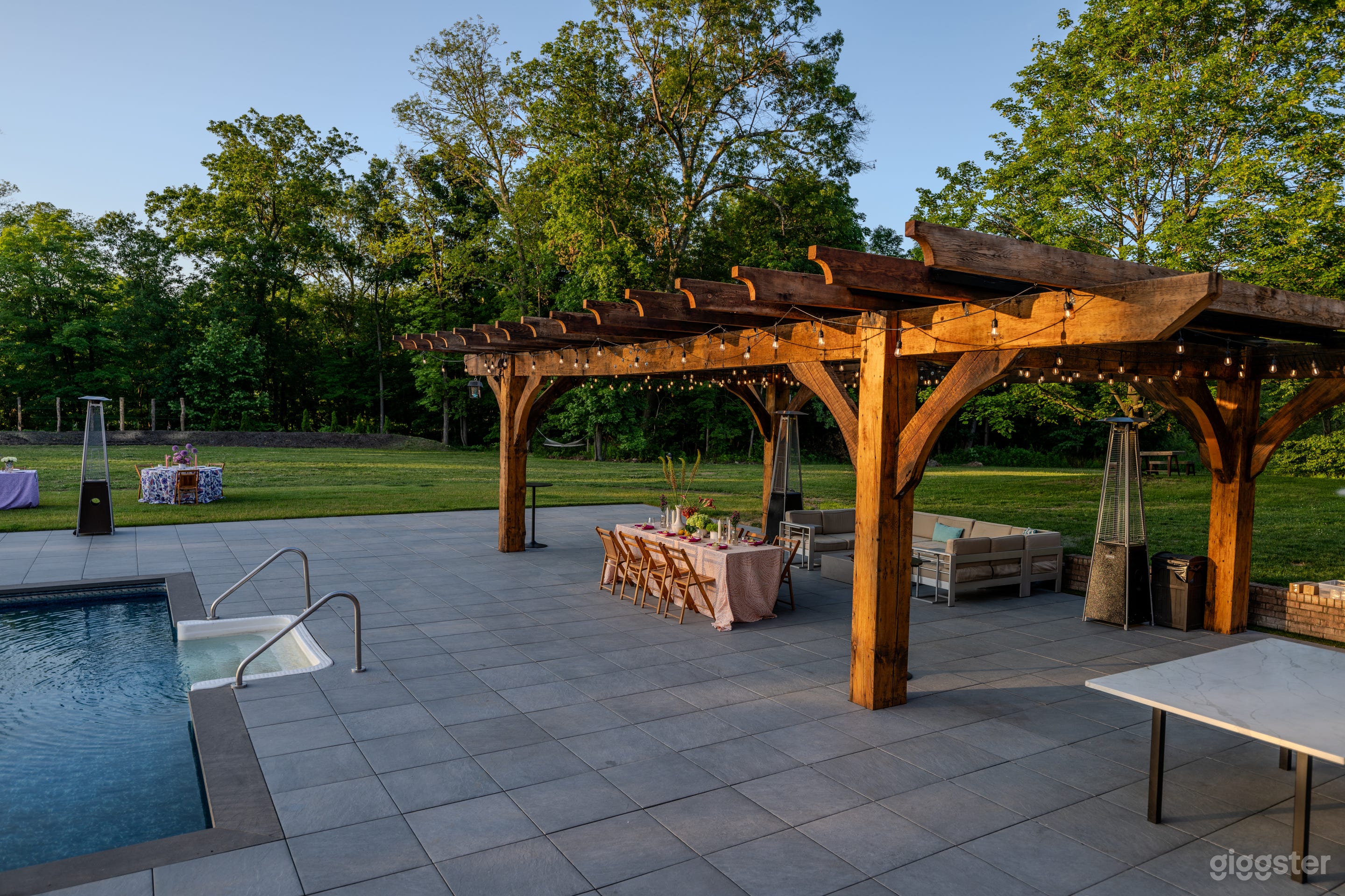 Private estate near lake with captivating outdoor space Photo 4