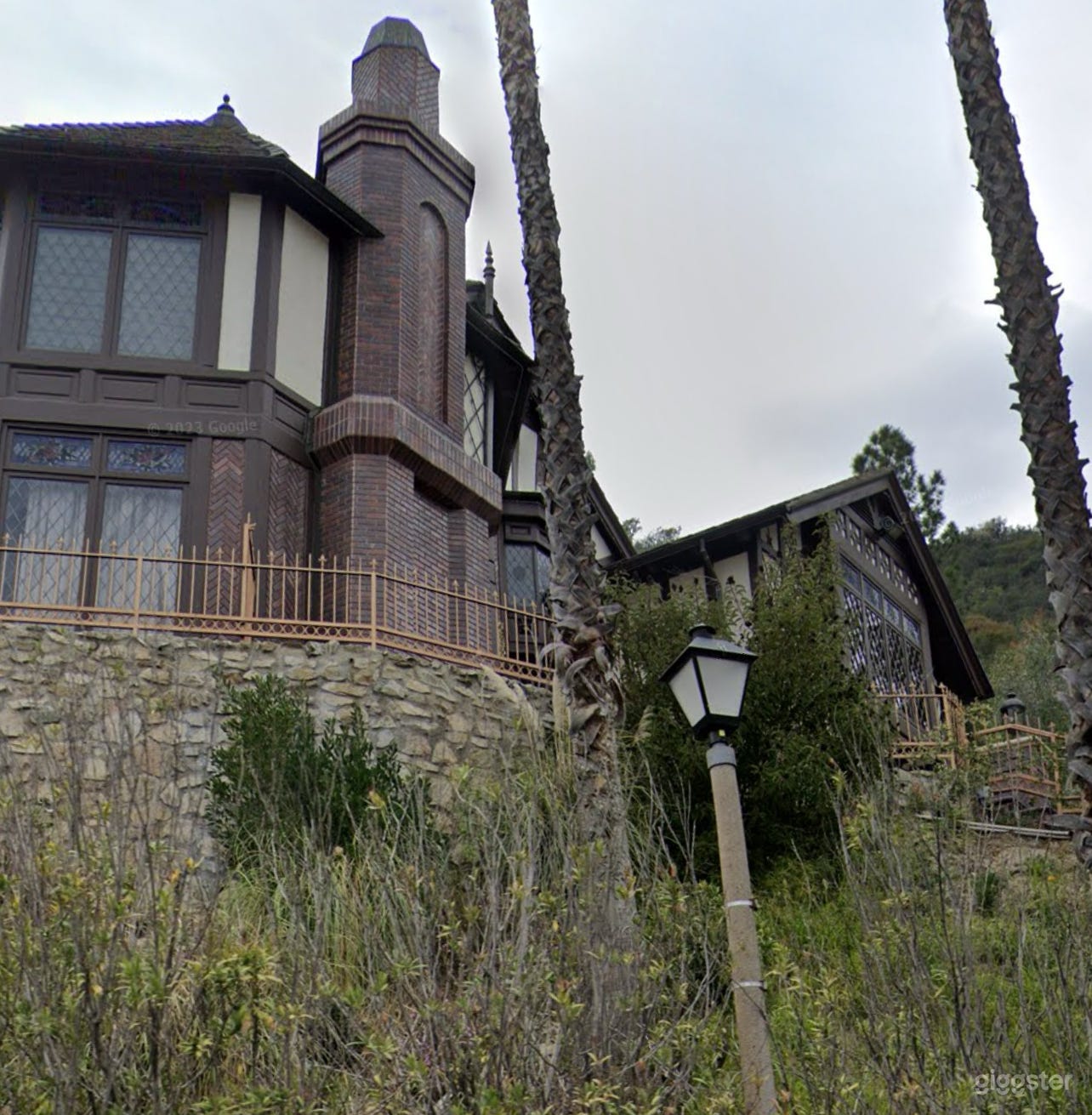 Beautiful and Elegant Castle Photo 2