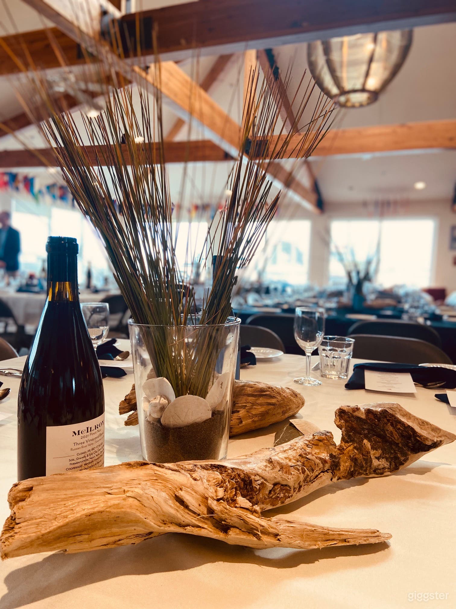 Stunning Waterfront Clubhouse on the Bay Photo 2