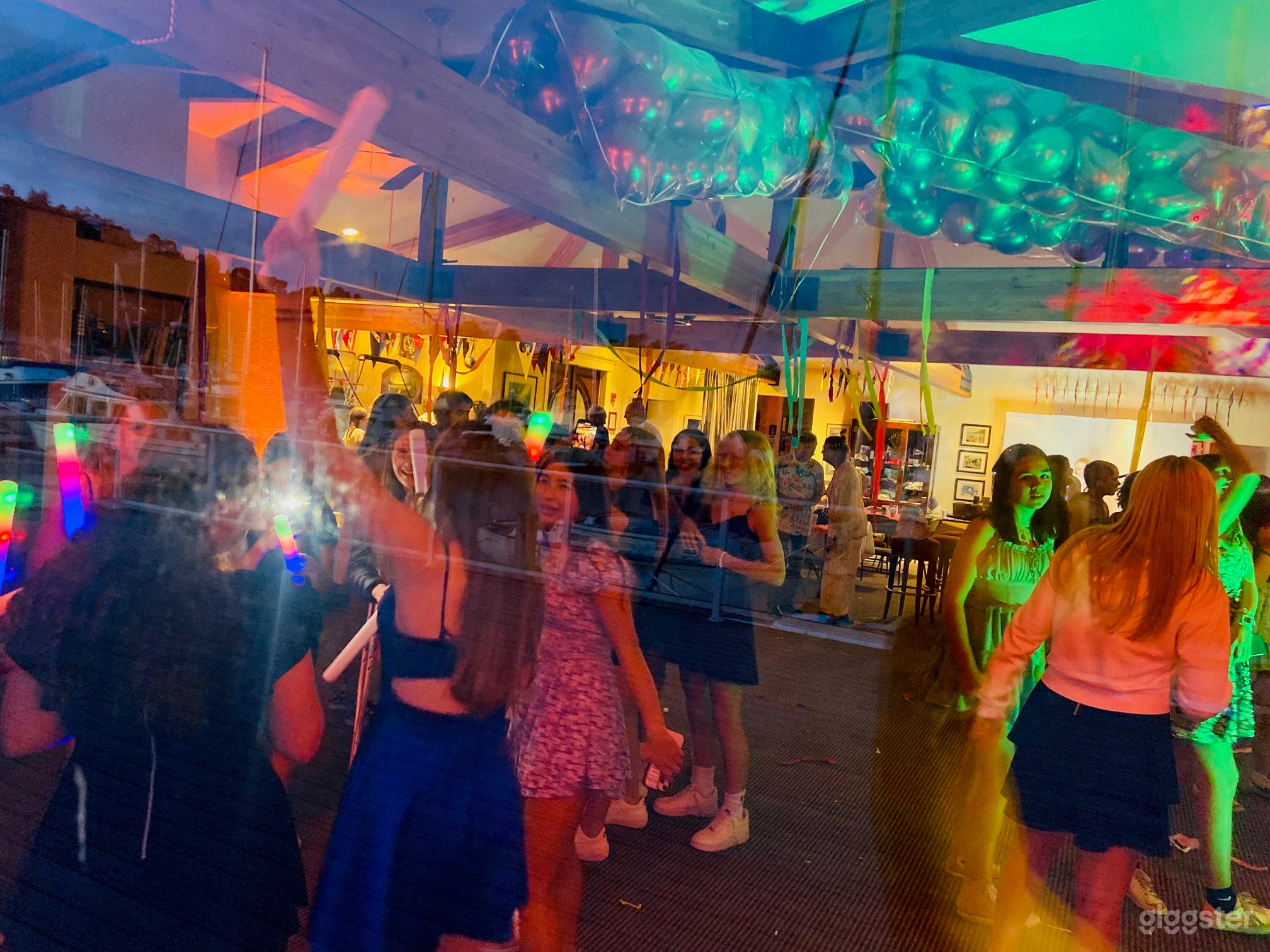 Stunning Waterfront Clubhouse on the Bay Photo 4