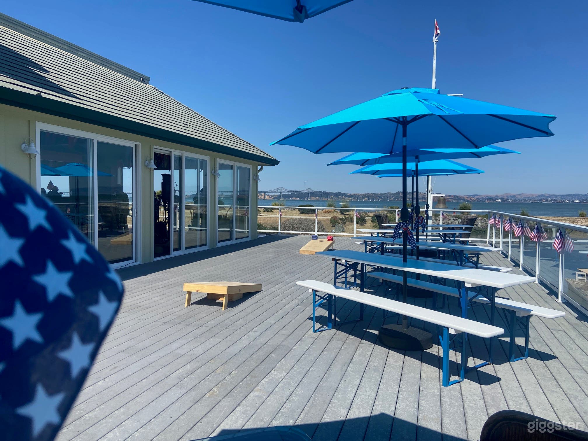 Stunning Waterfront Clubhouse on the Bay Photo 1