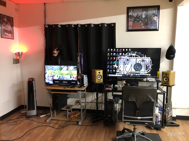  Vintage Hip Hop Type Recording Studio 