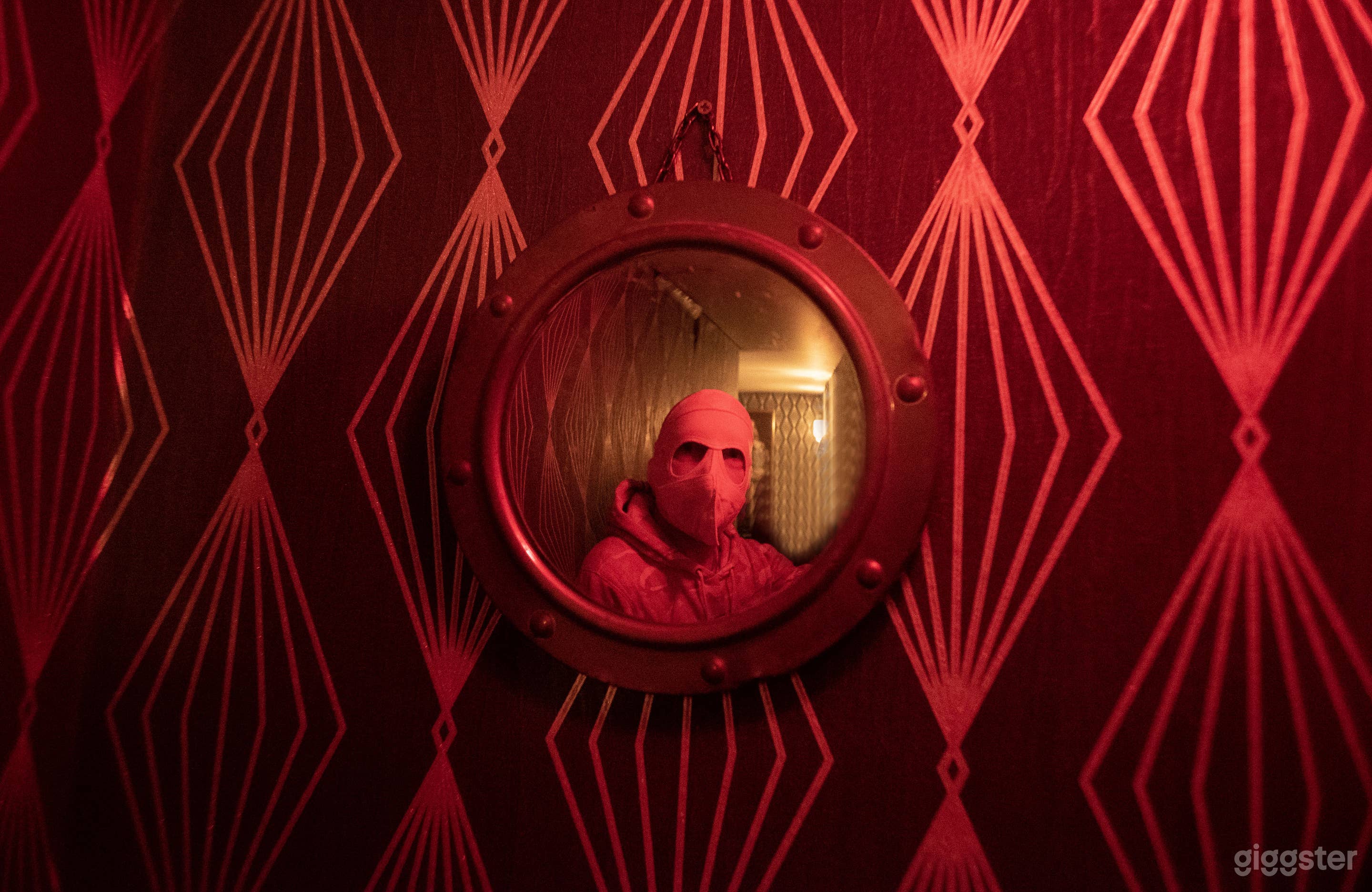 World class interior design gives the whole set a very authentic feel.