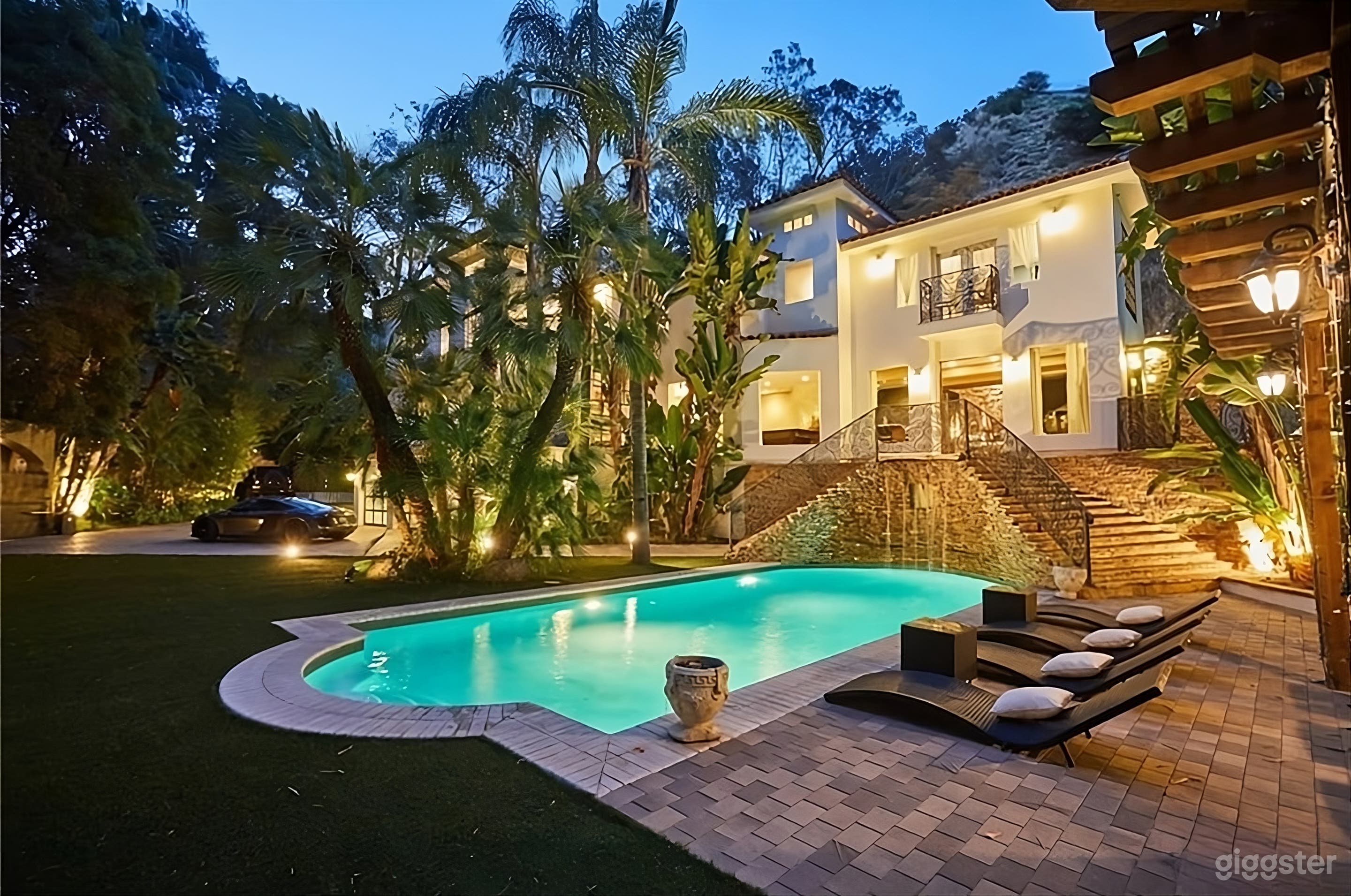 Beautiful Tuscan Resort Like Oasis in Hollywood Photo 1