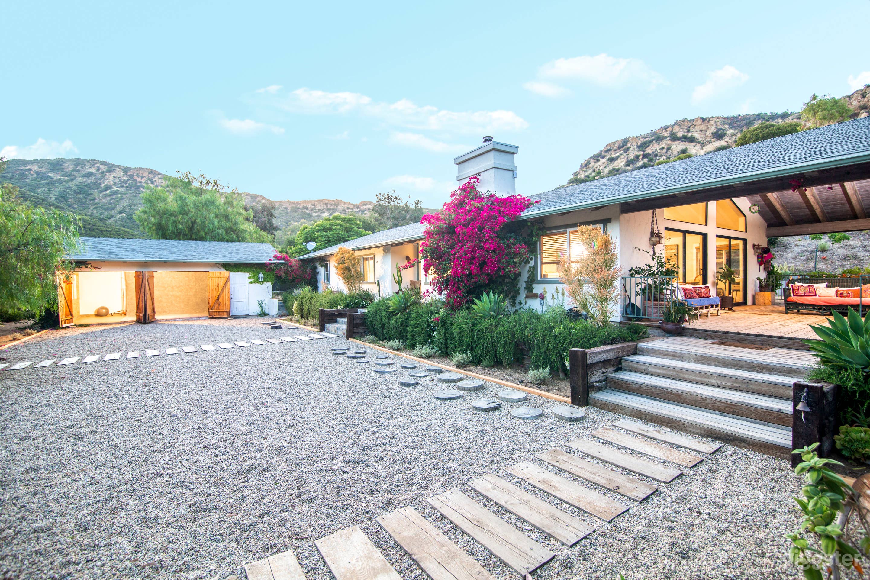 MAIN HOUSE &amp; STUDIO