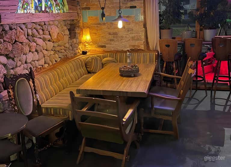  Cozy Café with Quirky Details 