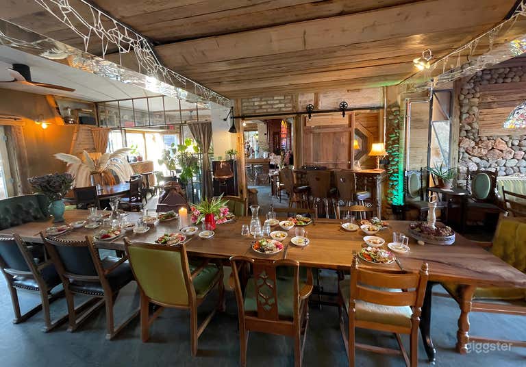  Cozy Café with Quirky Details 