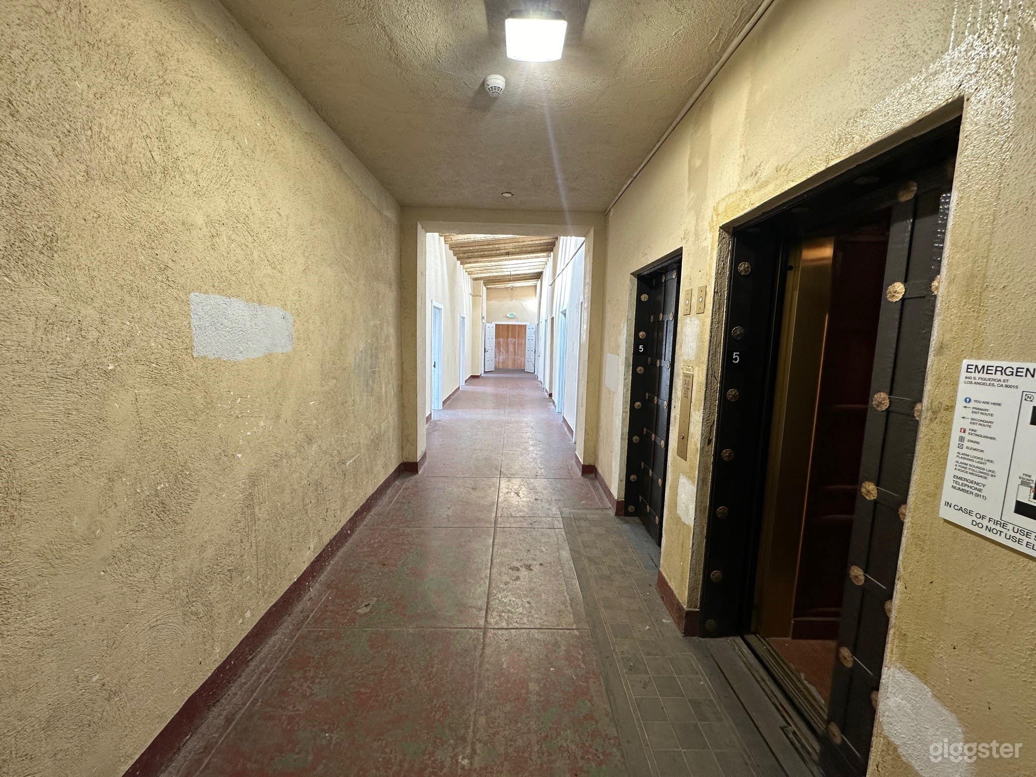 Dilapidated Loft with Big Windows &amp; Skylights Photo 3