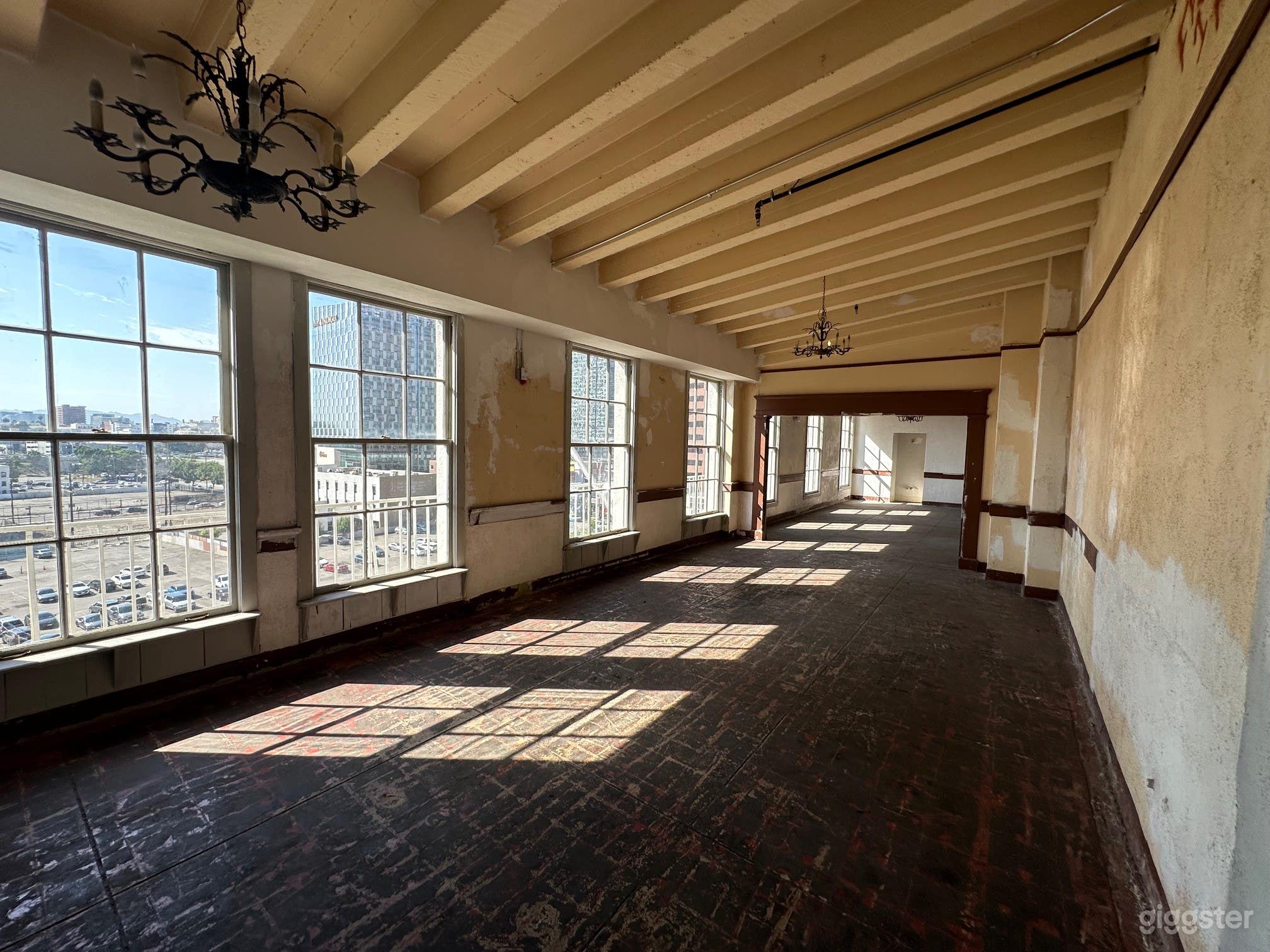 Dilapidated Loft with Big Windows &amp; Skylights Photo 1