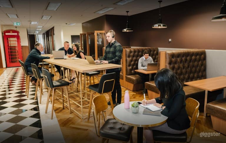  Shared Tables and Co-Working Space 