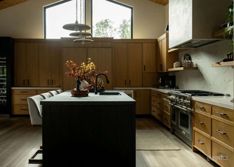  Modern Designer Estate with Pool Buyout 