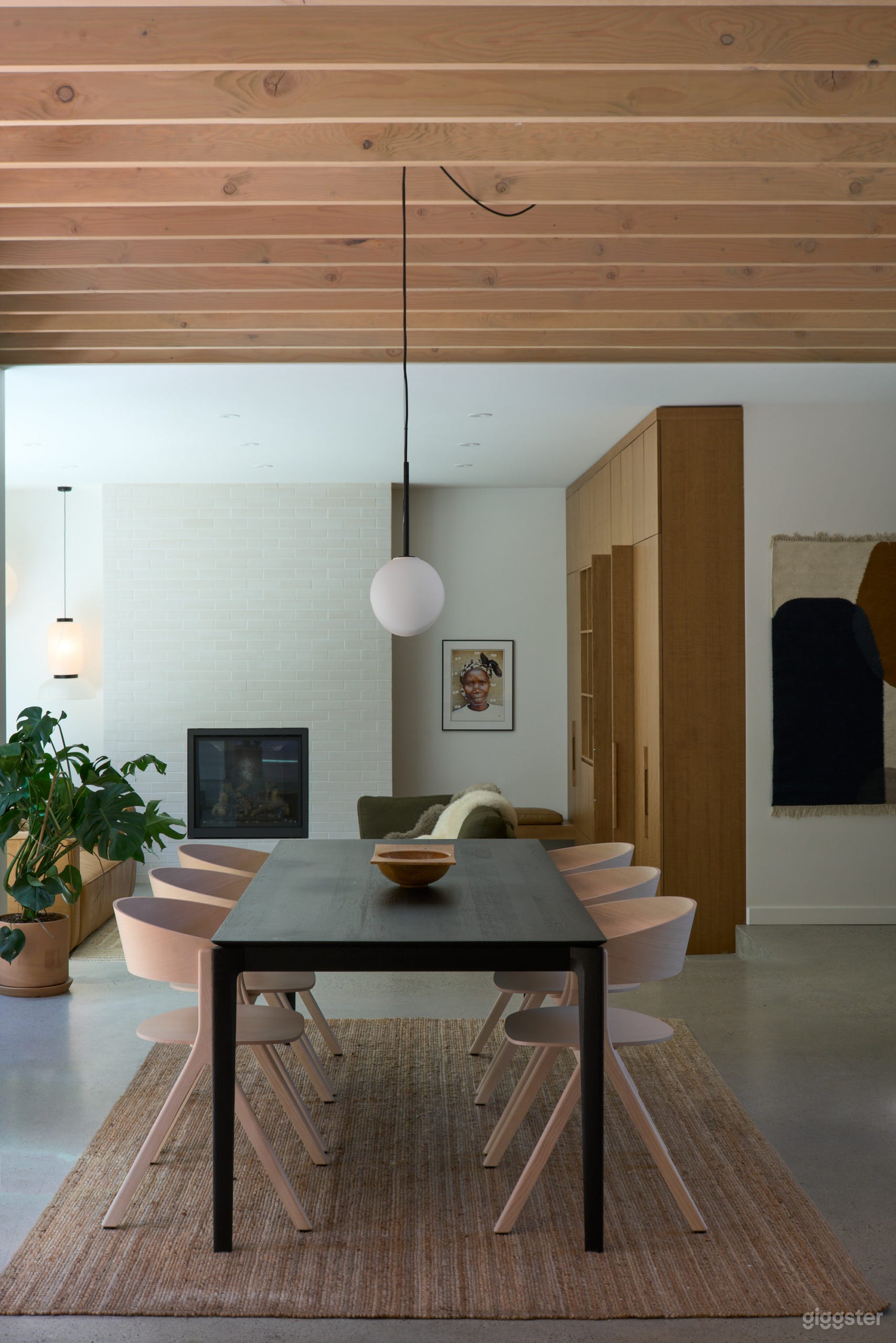 Modern West Coast Home in North Vancouver. Photo 2