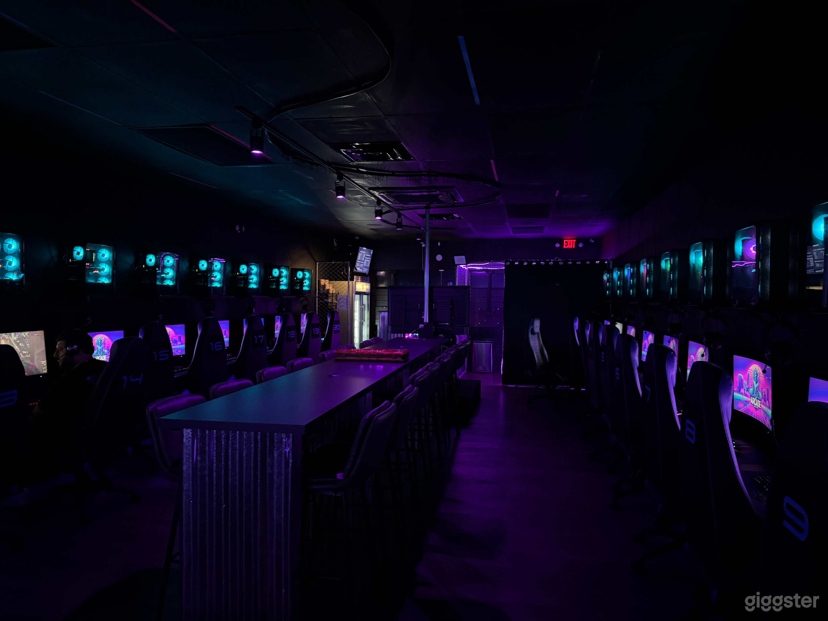 Area of 20 HIGH-END GAMING PCS