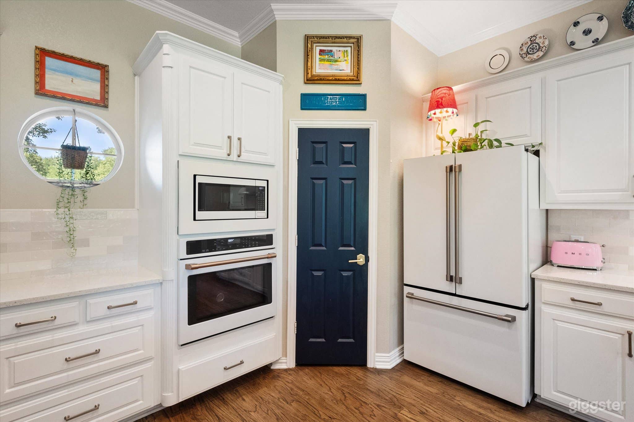 S Fort Worth Bright Open Concept Home on 4.5 Wooded Acres Photo 1