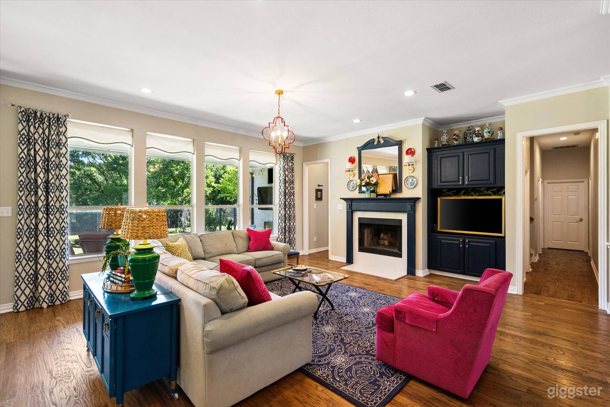 S Fort Worth Bright Open Concept Home on 4.5 Wooded Acres Photo 4