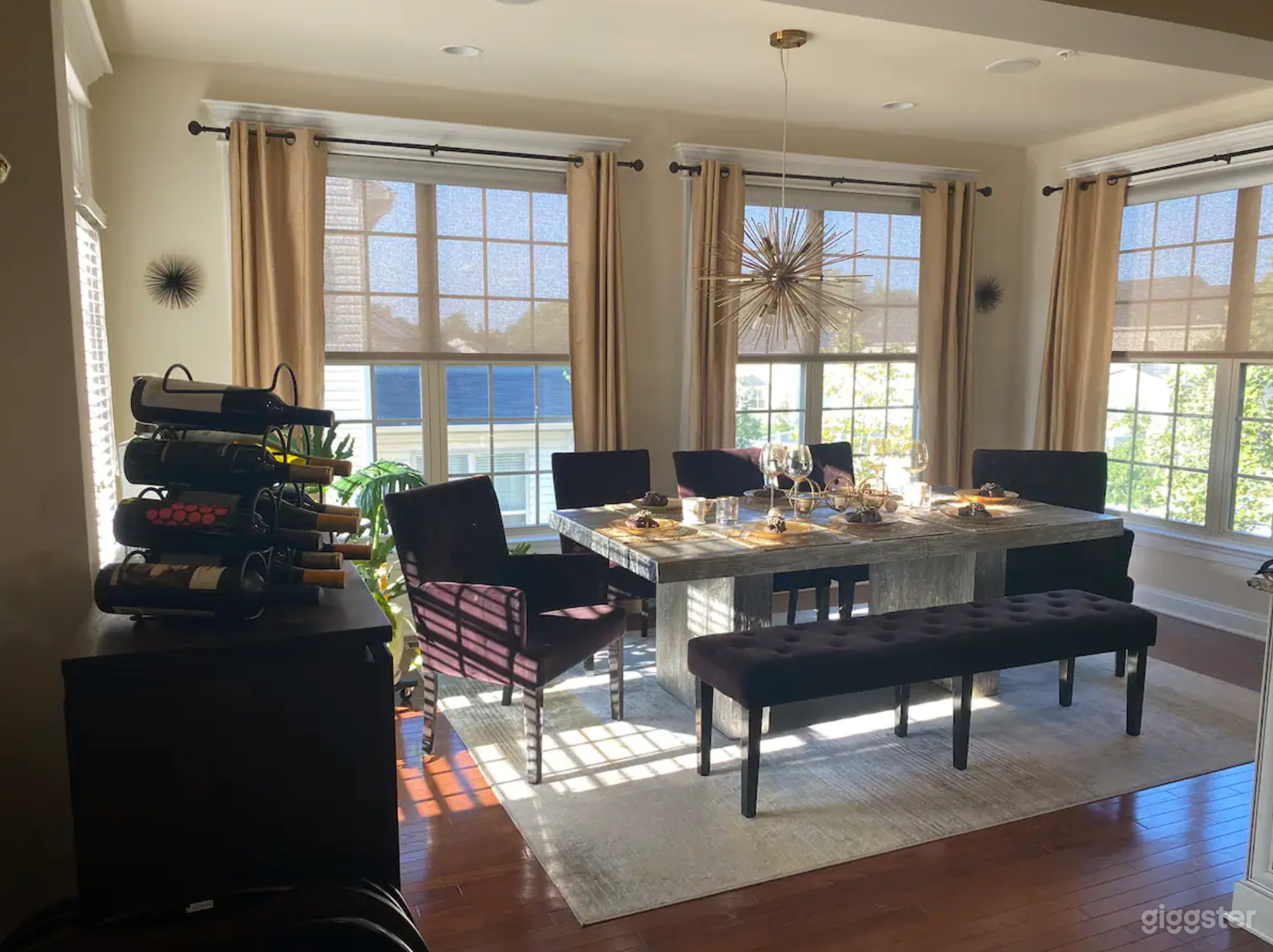 Sun Room dining area/ seating for 8ppl