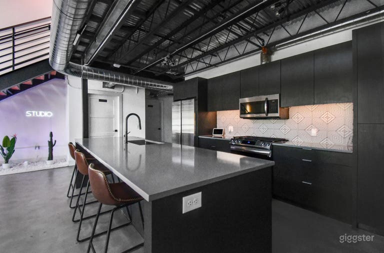  DIY Podcast Studio for Professional Audio & Video Production 