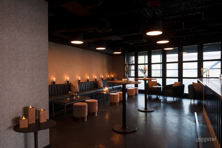  CLASSIC & SLEEK HIDEAWAY 