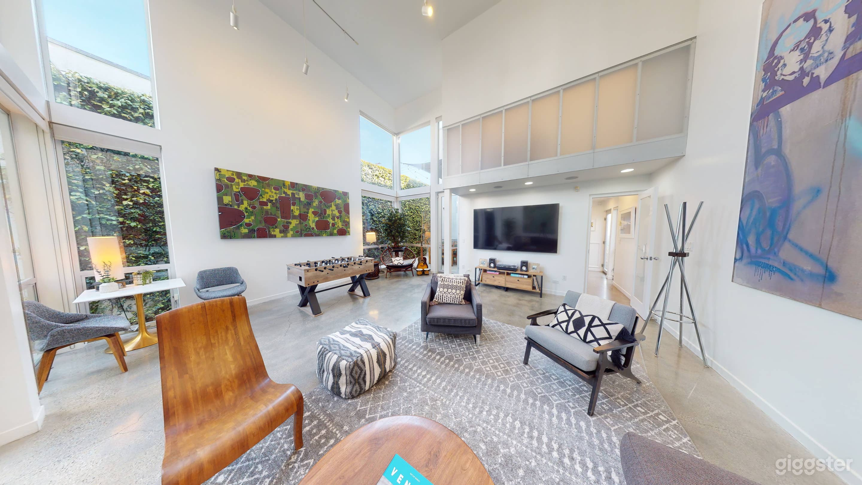 Hip Modern Architectural Loft Home By The Beach Photo 1