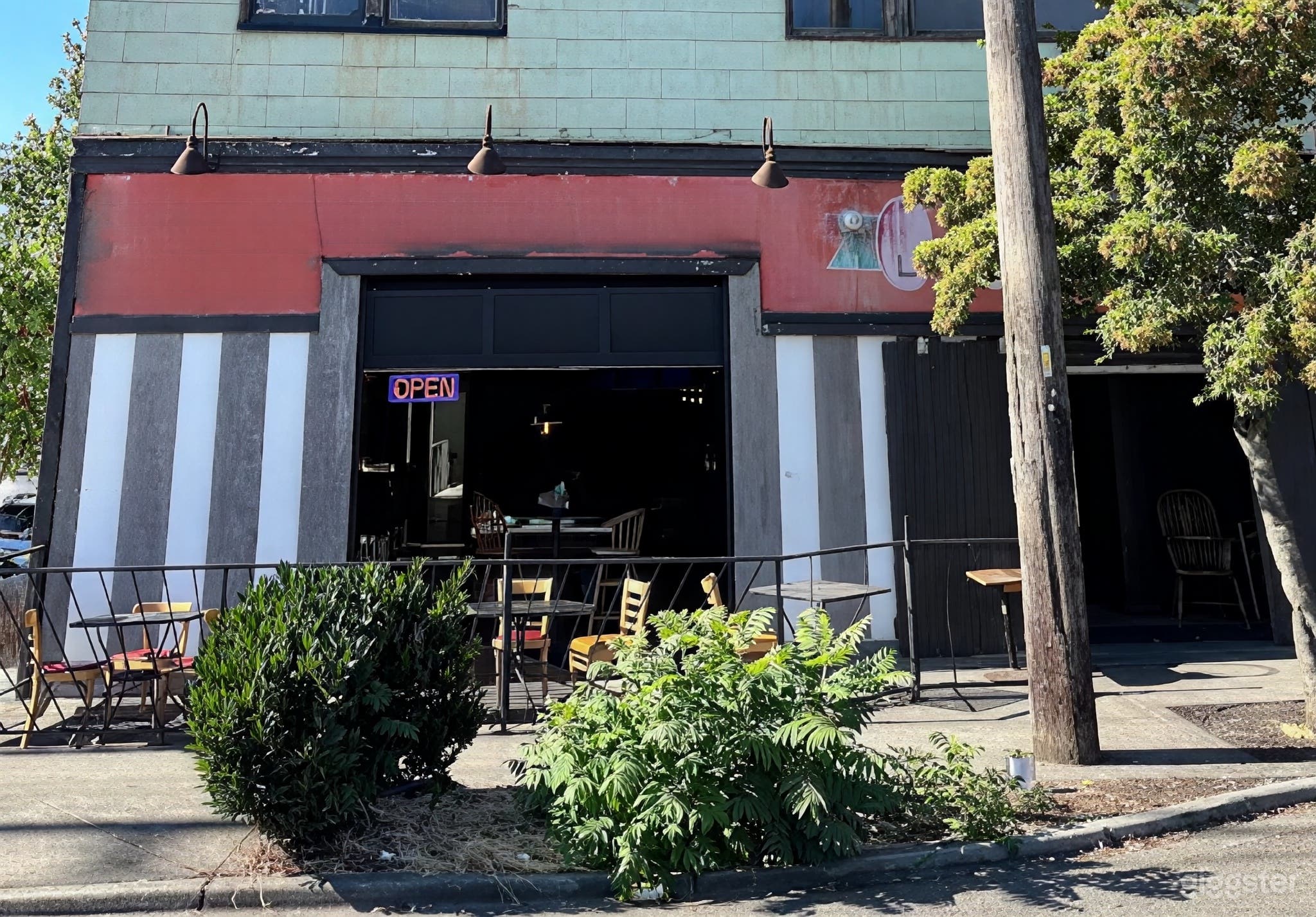 Vintage PNW Bar and Event Venue Photo 4