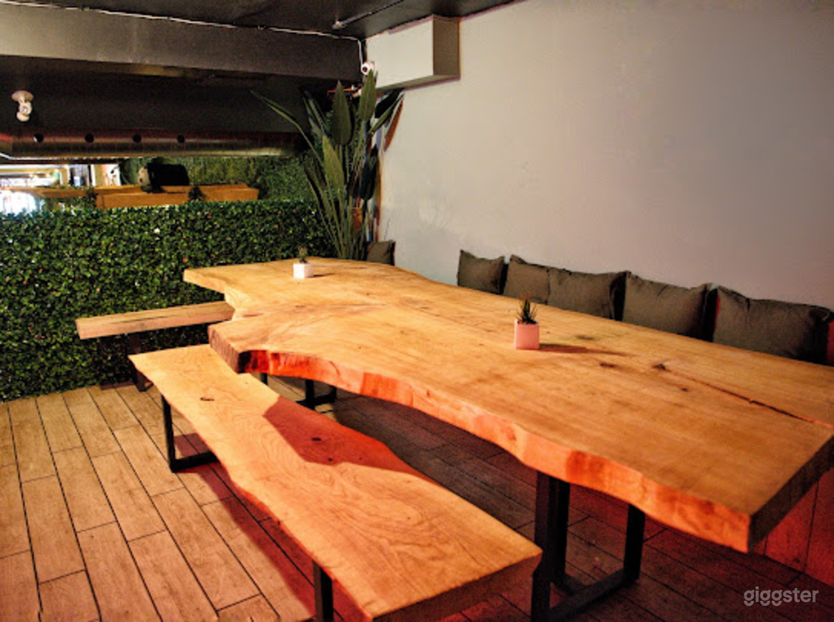 Beautiful &amp; Trendy restaurant  Photo 3