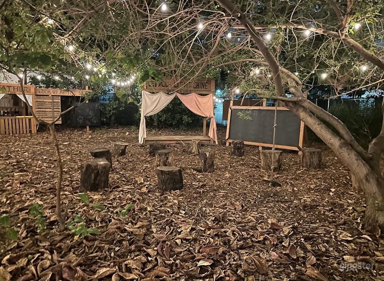  Renting a large outdoor nature school 