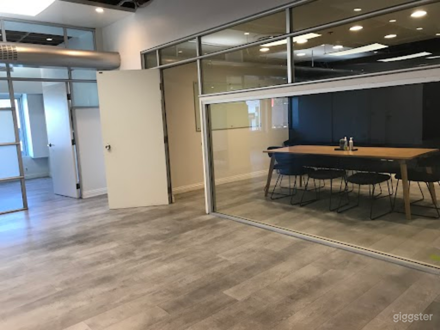 Creative Office for Filming, Photoshoots &amp; Events Photo 4