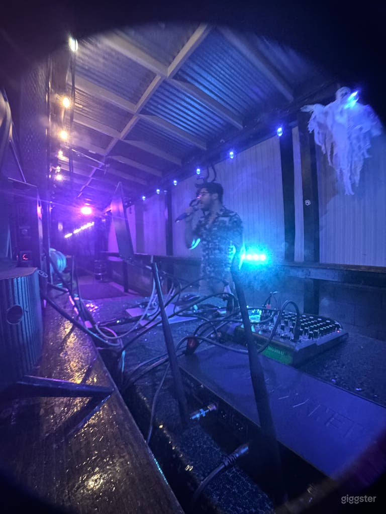  Shaded Garden Patio located in Central San Diego! 