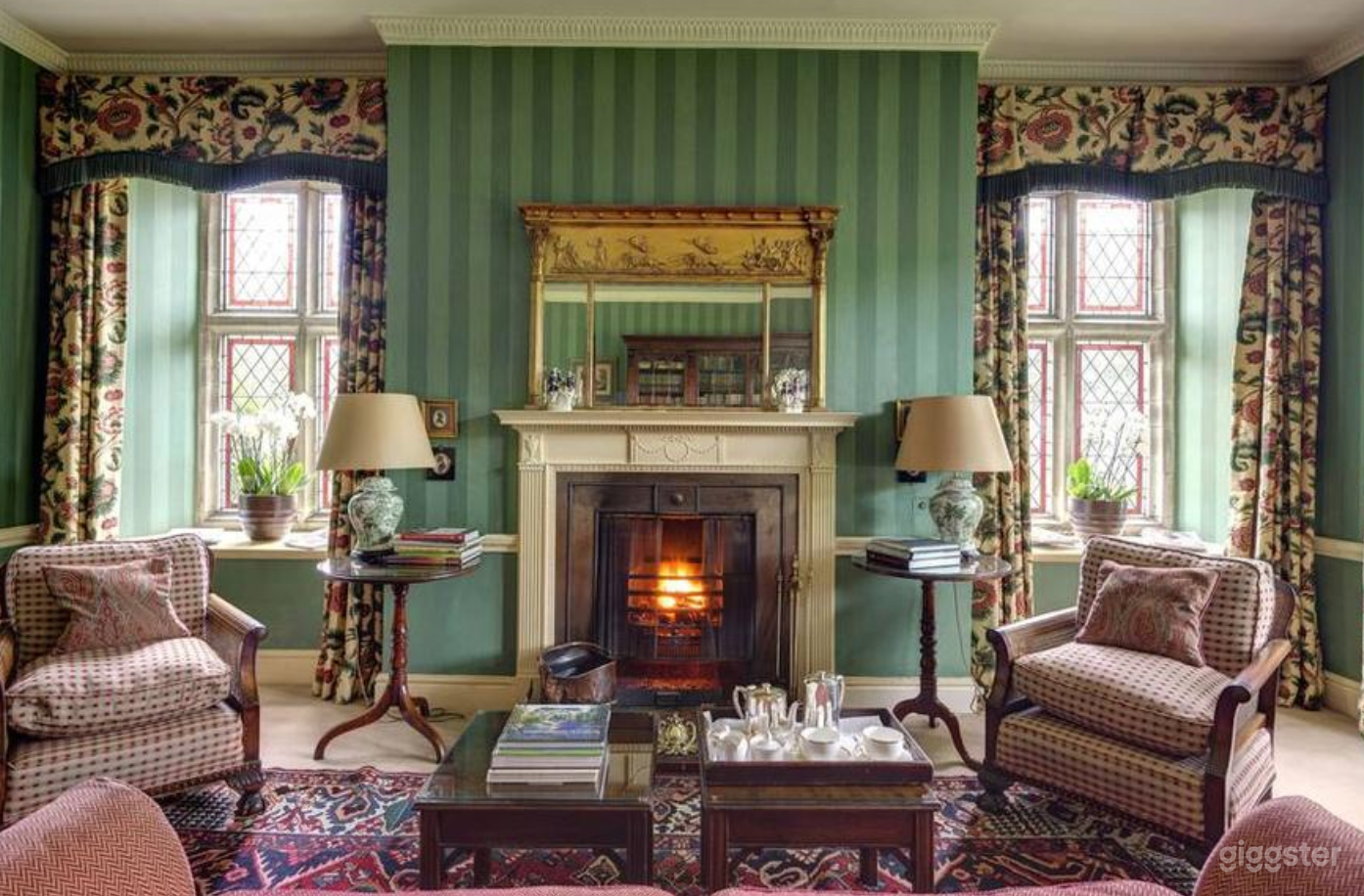 Library Room for Informal Meetings Photo 4