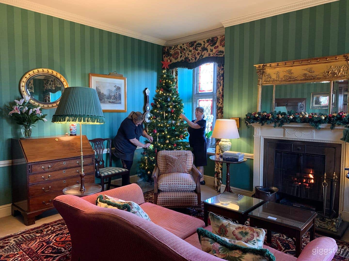 Library Room for Informal Meetings Photo 2