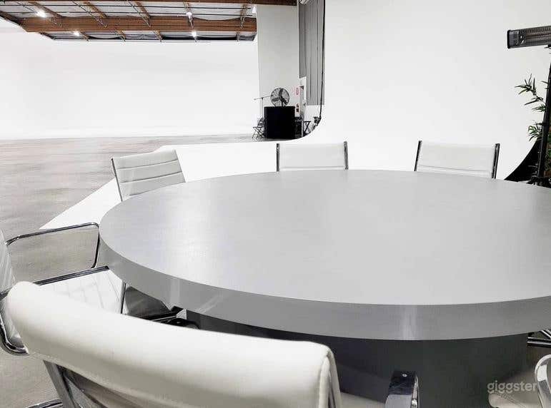 Studio 2 - BlackOut Studio, Soundstage 40' Custom Paint or White Cyc Photo 2