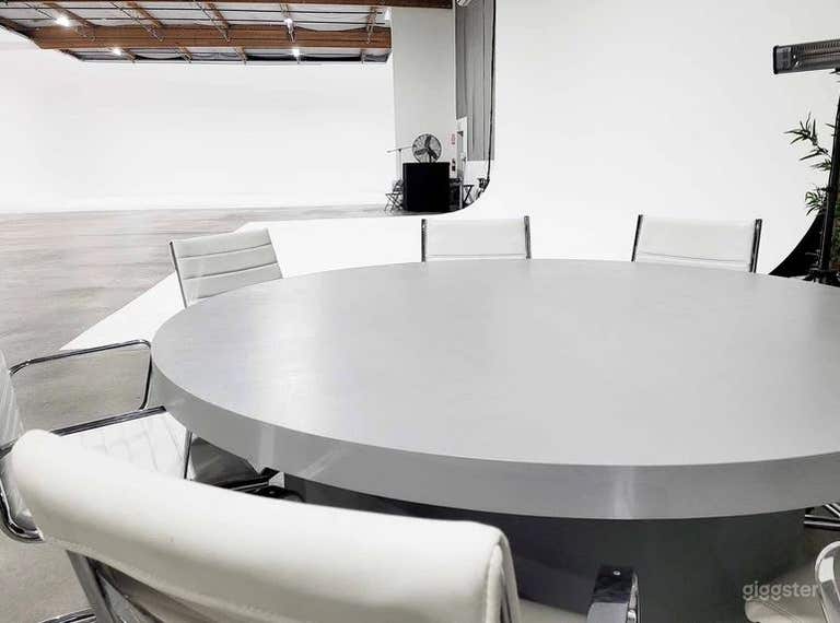  Estudio 2 - BlackOut Studio, Escenario Sonoro 40' Pintura Personalizada o Ciclorama Blanco 