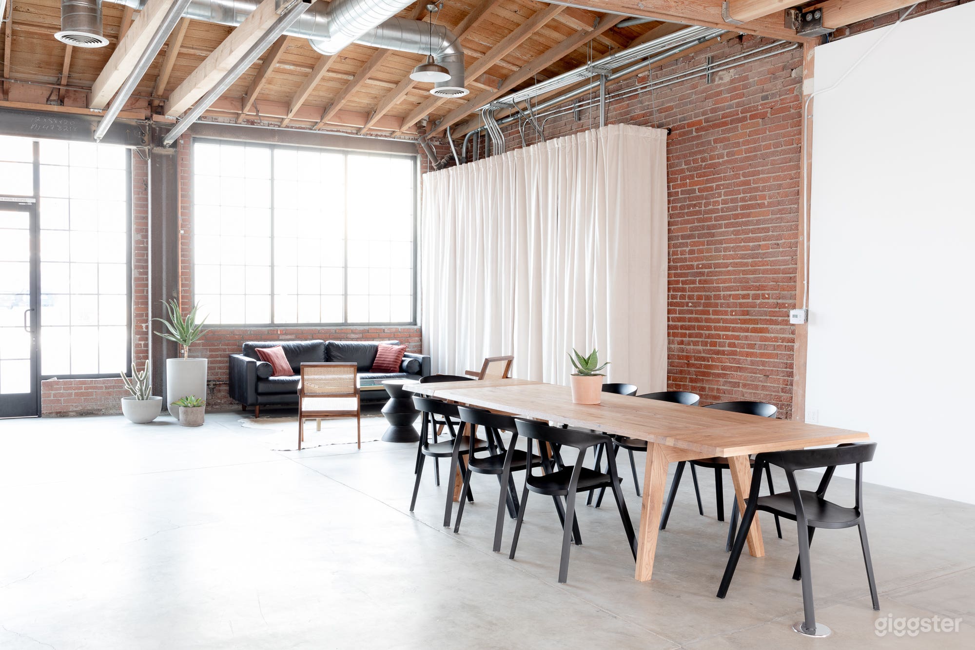 Arts District Photo Studio + Events  Photo 1