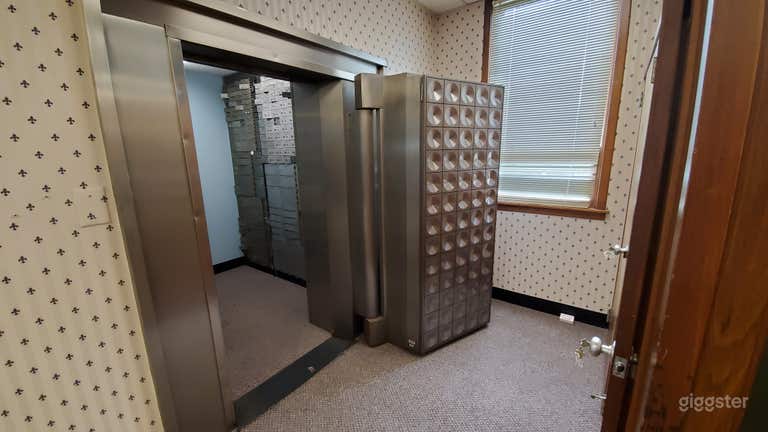  Salle sécurisée - Coffre-fort entièrement opérationnel avec coffres de sécurité 
