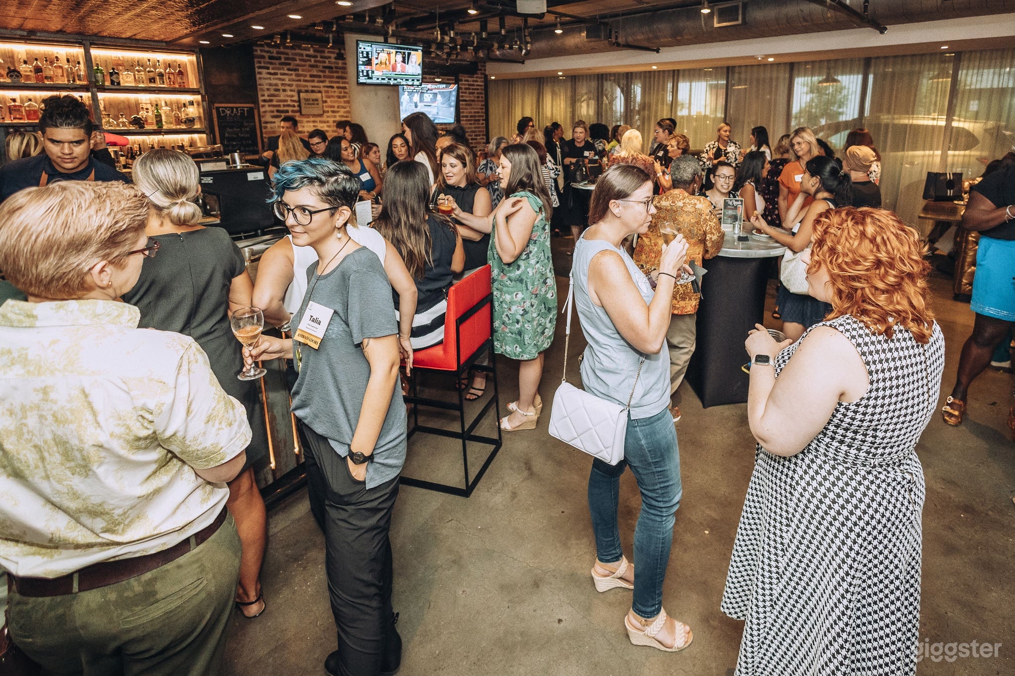 U Bar &amp; Restaurant Photo 3