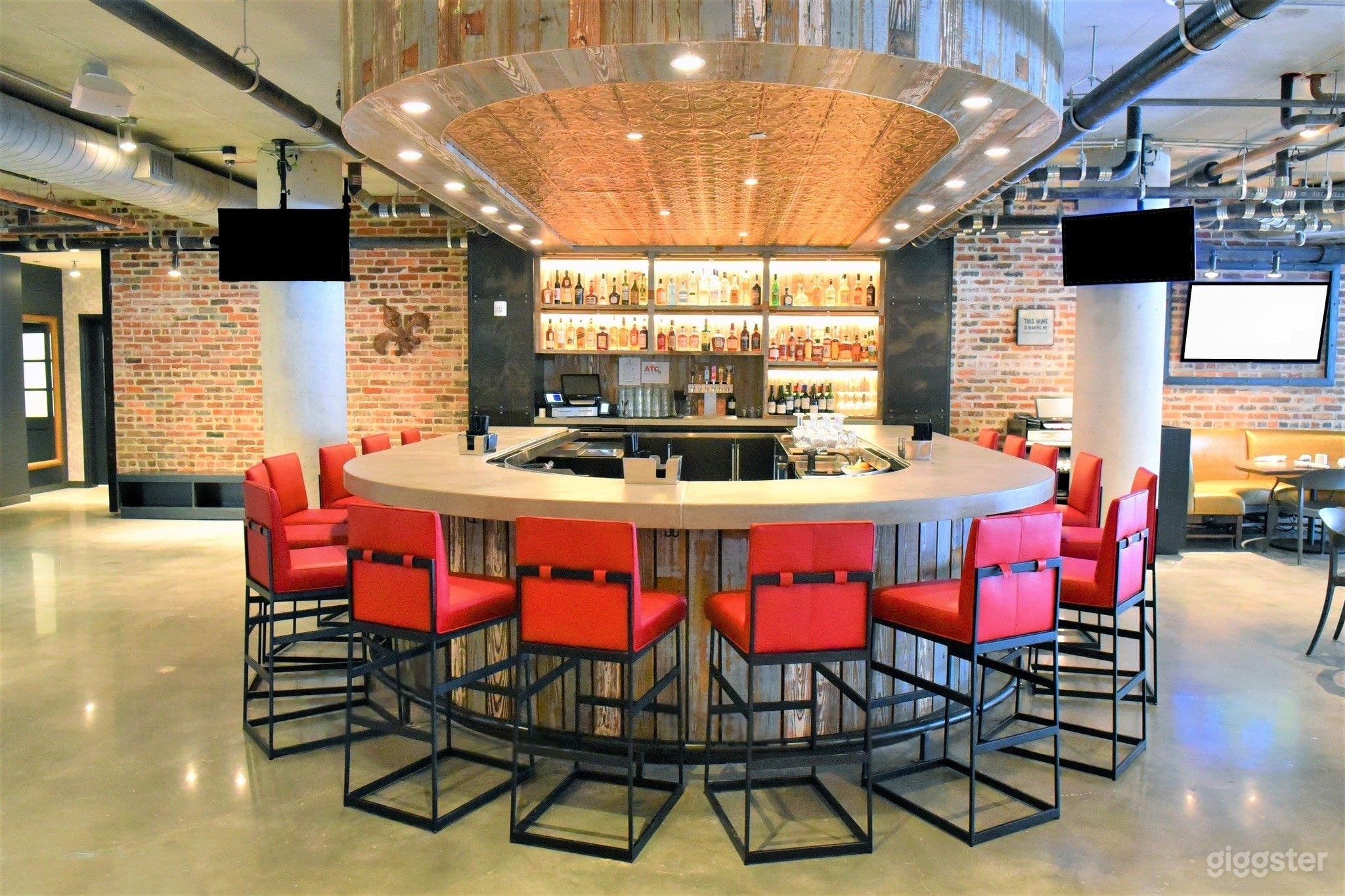 U Bar &amp; Restaurant Photo 1