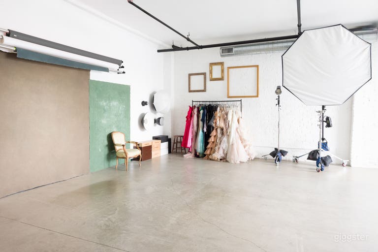  Natural Light White Brick Photo Studio | Dallas Loft 