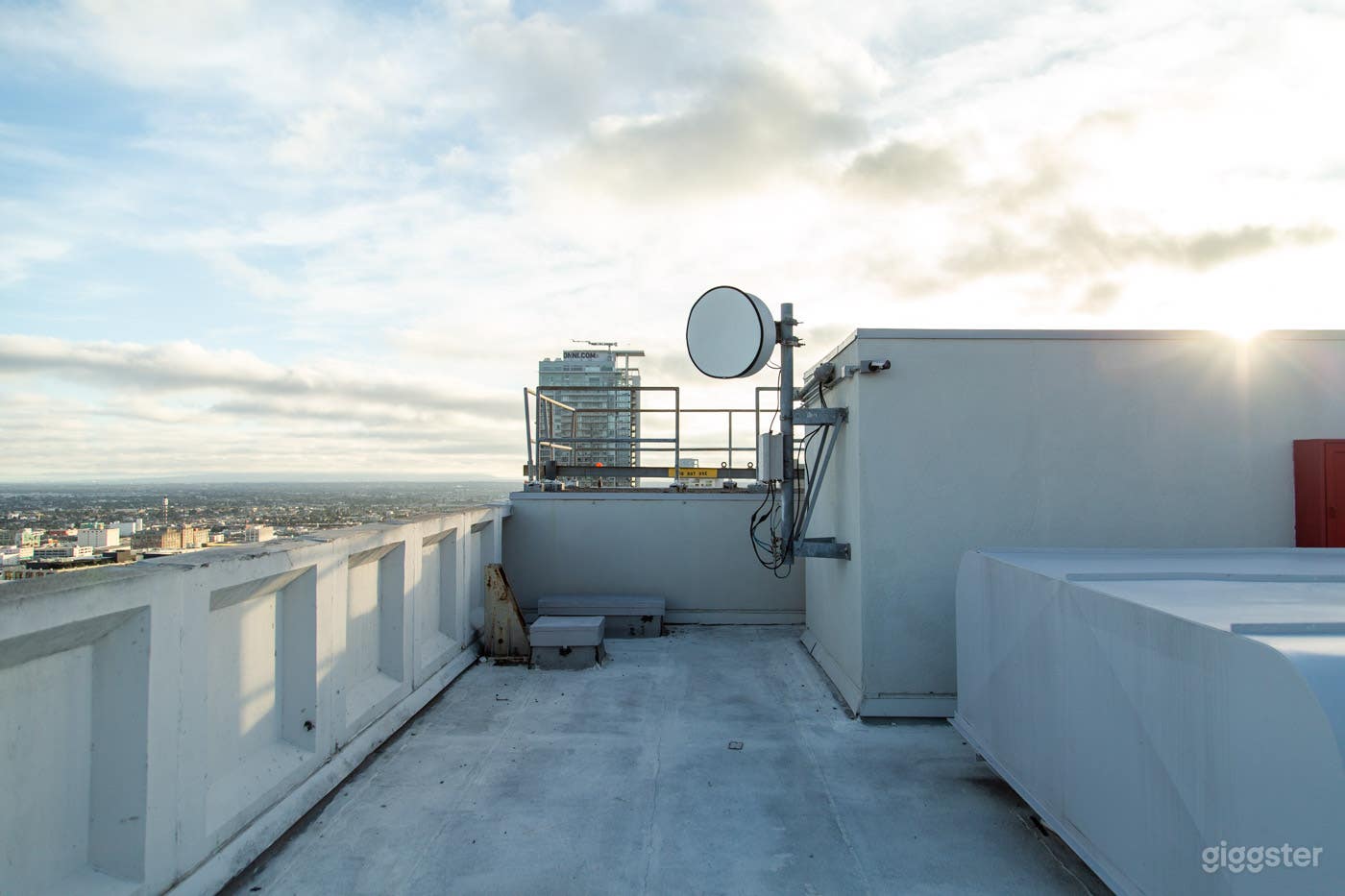 DTLA ROOFTOP HELIPAD Photo 4