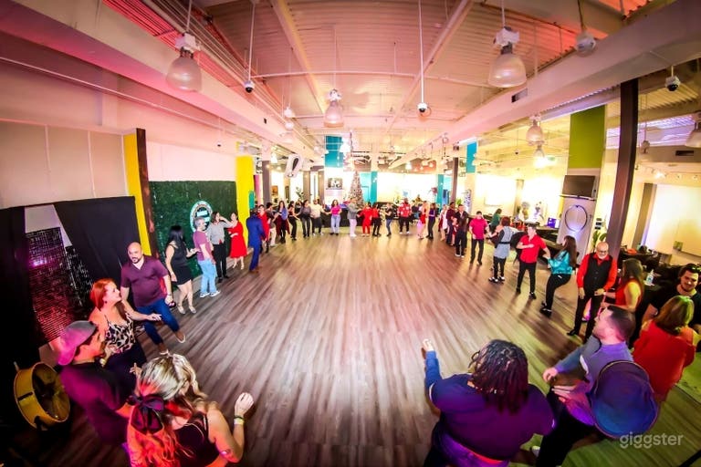  Espacio Creativo para Eventos/Podcasts de 6500sqft en el Corazón de Tampa 