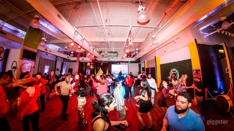  Espacio Creativo para Eventos/Podcasts de 6500sqft en el Corazón de Tampa 