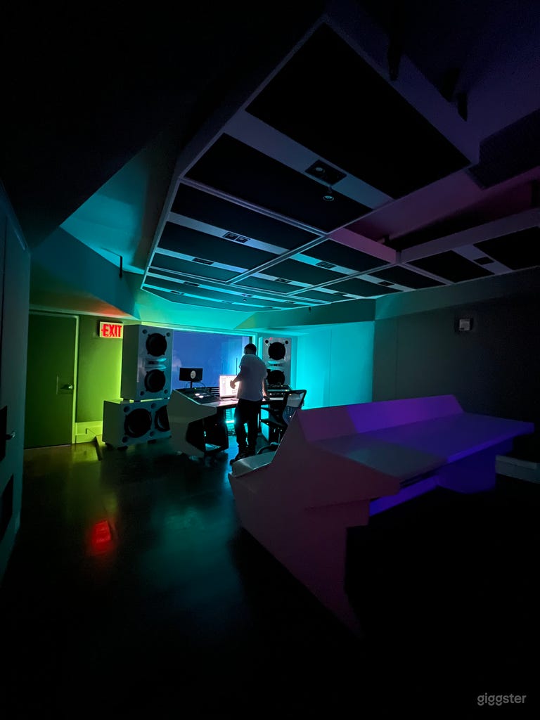  Jean-Michel Basquiat: King Pleasure 